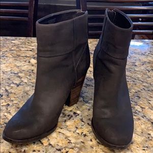 Women’s Ankle Boots LOFT Size 8 1/2 .
